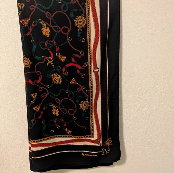 Evan Picone Wool Scarf/Shawl - Picture 3 of 6